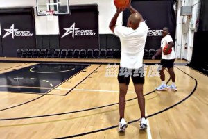 湖人夺冠功勋，老鱼投篮姿势来啦 🏀