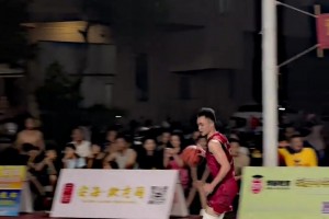 哥们，你挺会调动现场气氛啊！🤣